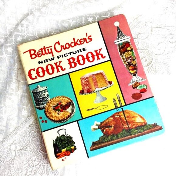 Betty Crocker 1961 Classic Picture Binder Cookbook VTG - Picture 1 of 16